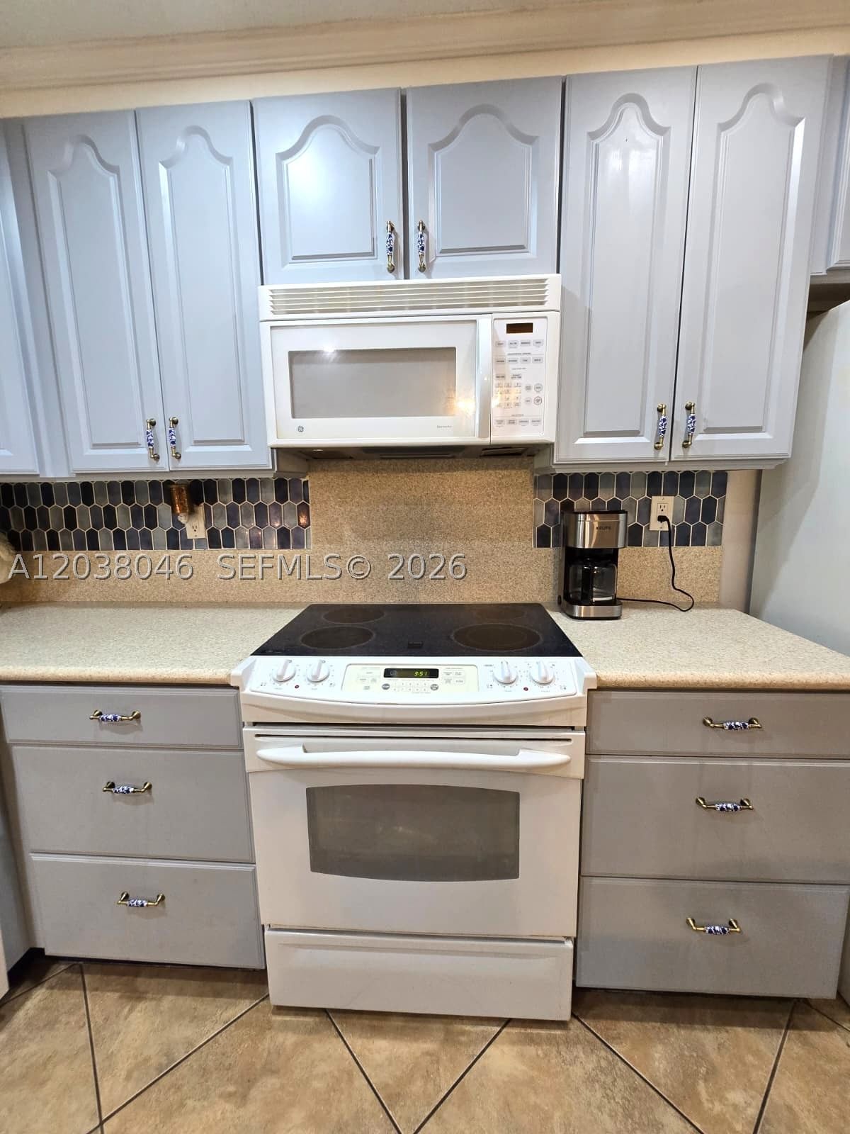 Real estate property located at 13870 Magnolia Ct, Broward, Shenandoah Section One, Davie, FL
