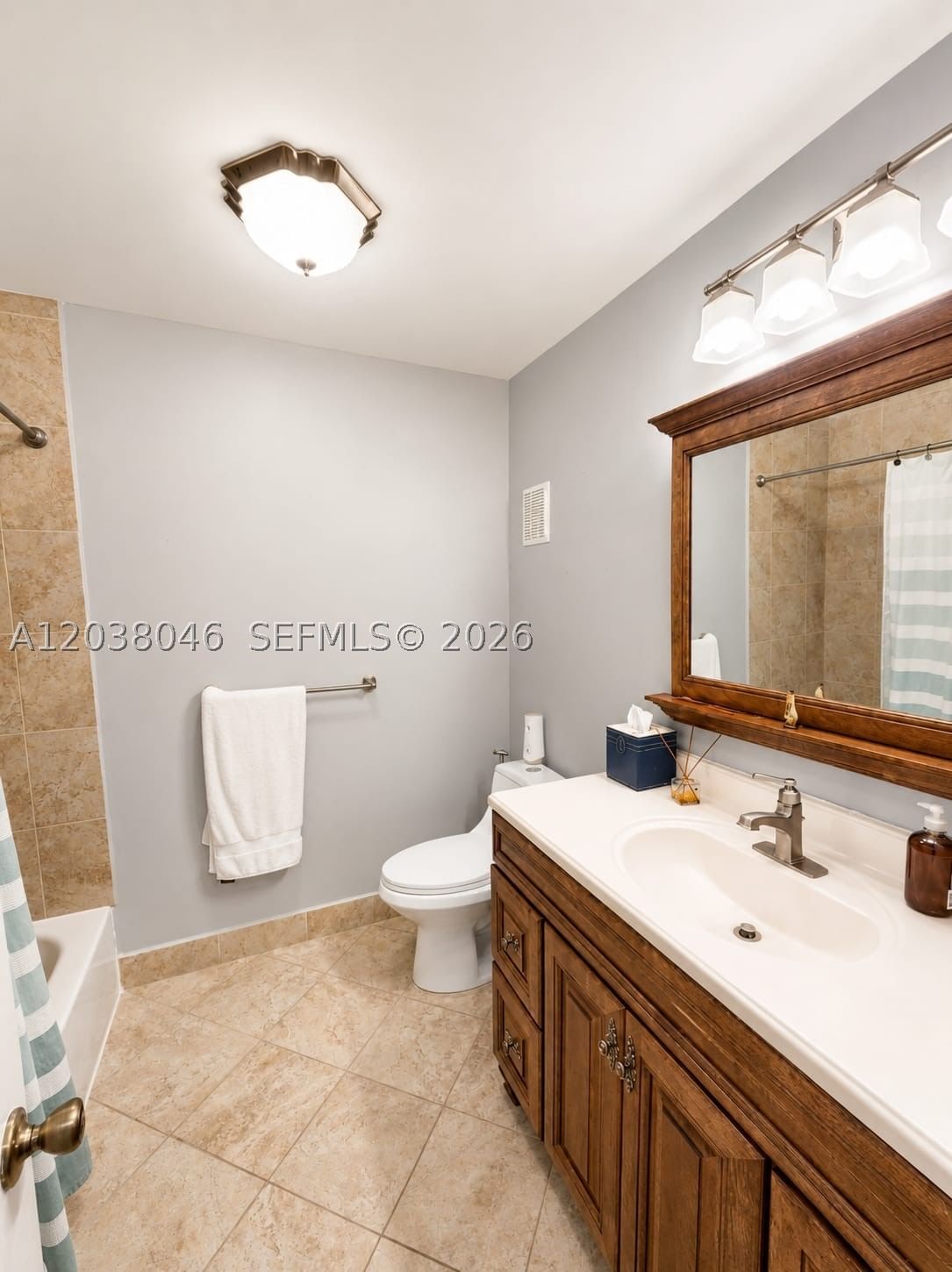 Real estate property located at 13870 Magnolia Ct, Broward, Shenandoah Section One, Davie, FL
