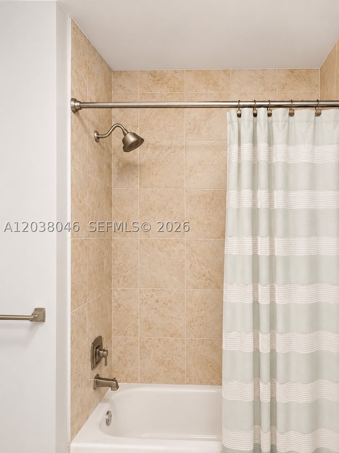 Real estate property located at 13870 Magnolia Ct, Broward, Shenandoah Section One, Davie, FL