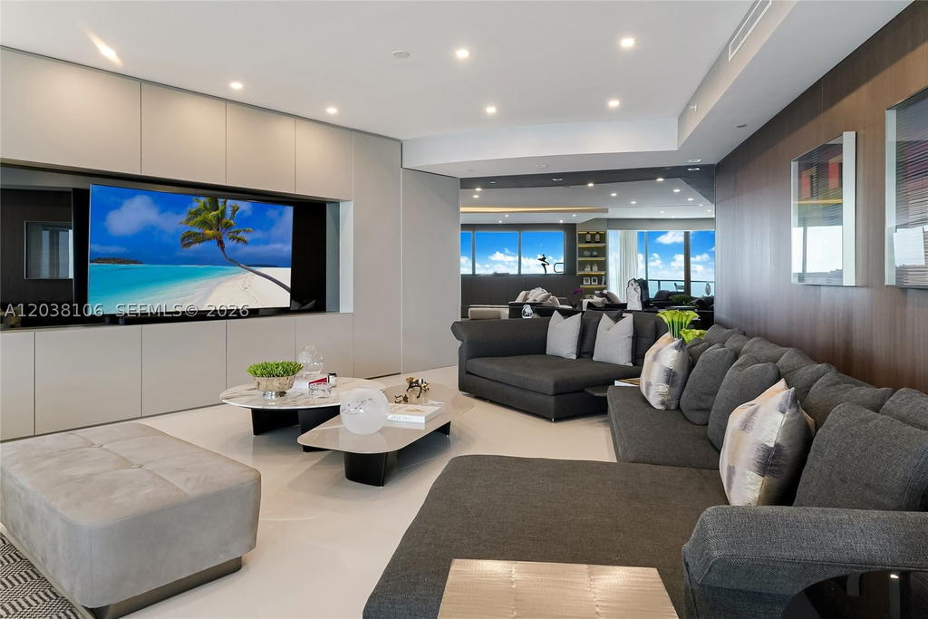 Real estate property located at 18555 Collins Ave #3301, Miami-dade, 18555 Collins Avenue Cond, Sunny Isles Beach, FL