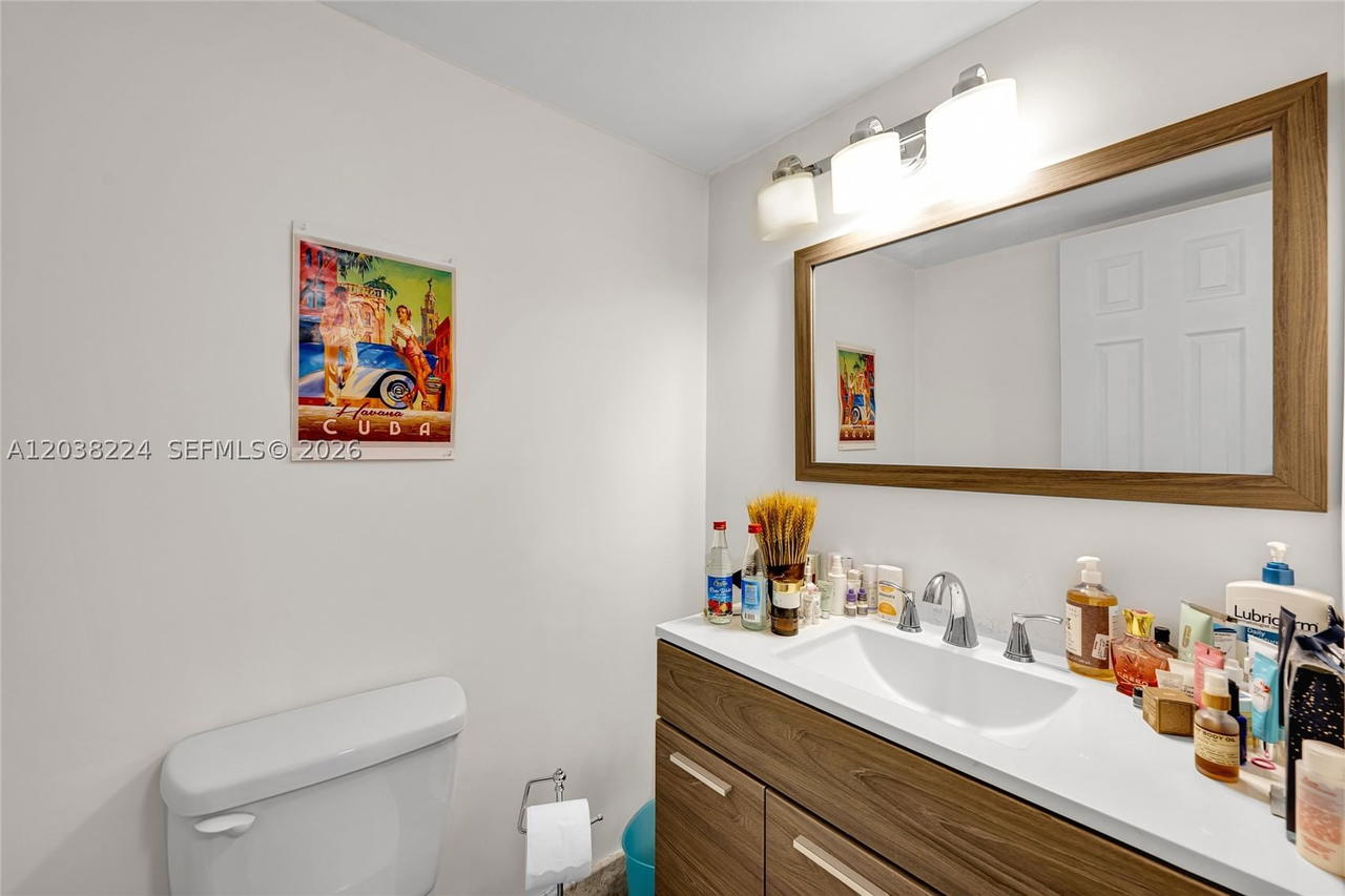 Real estate property located at 1020 Meridian Ave #715, Miami-dade, Admiral Towers Condo, Miami Beach, FL