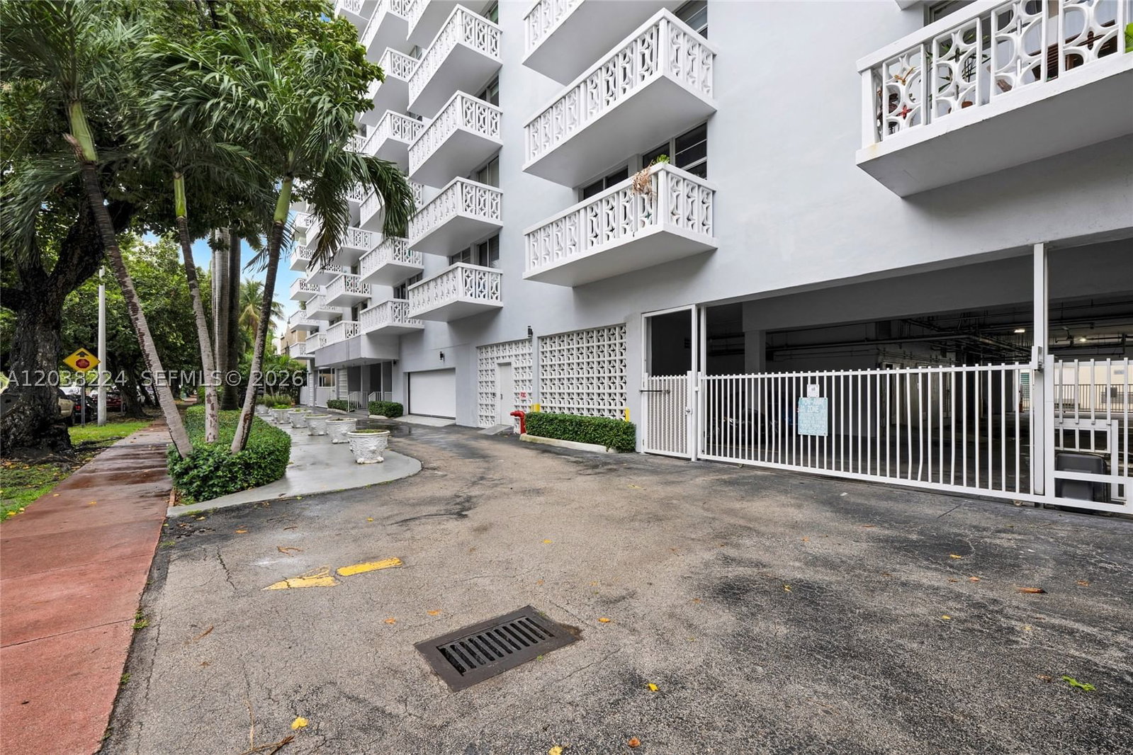 Real estate property located at 1020 Meridian Ave #715, Miami-dade, Admiral Towers Condo, Miami Beach, FL