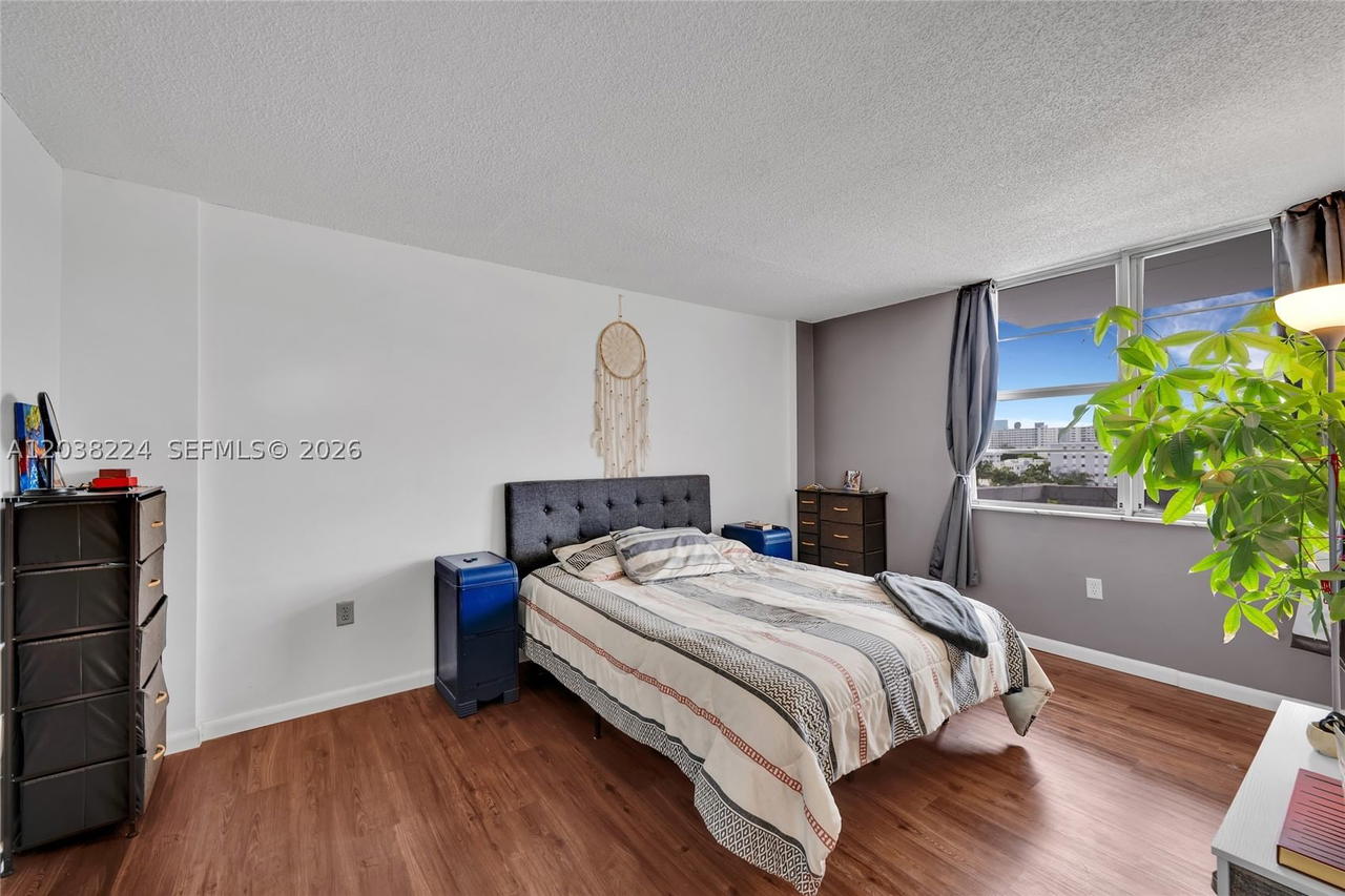 Real estate property located at 1020 Meridian Ave #715, Miami-dade, Admiral Towers Condo, Miami Beach, FL