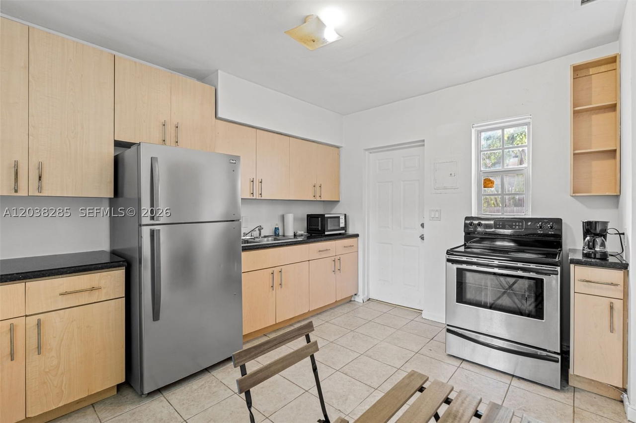 Real estate property located at 840 Lenox Ave #3, Miami-dade, The Casa Bella Condo On S, Miami Beach, FL