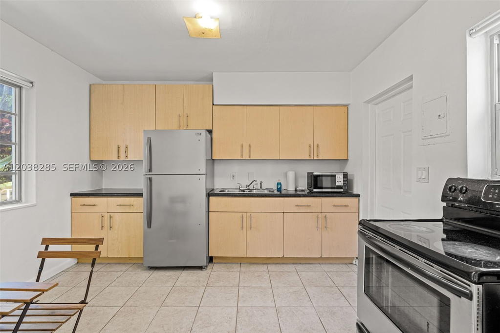 Real estate property located at 840 Lenox Ave #3, Miami-dade, The Casa Bella Condo On S, Miami Beach, FL