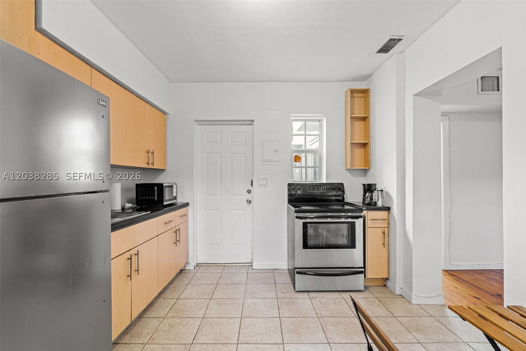 Real estate property located at 840 Lenox Ave #3, Miami-dade, The Casa Bella Condo On S, Miami Beach, FL