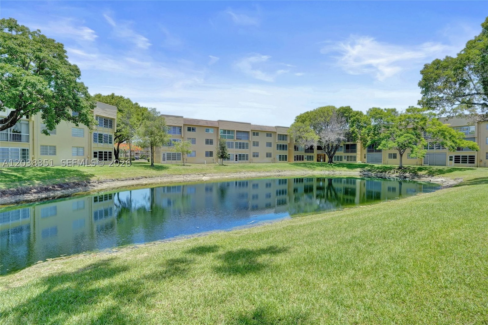 Real estate property located at 5961 61st Ave #310, Broward, Bermuda Club Six Condo, Tamarac, FL
