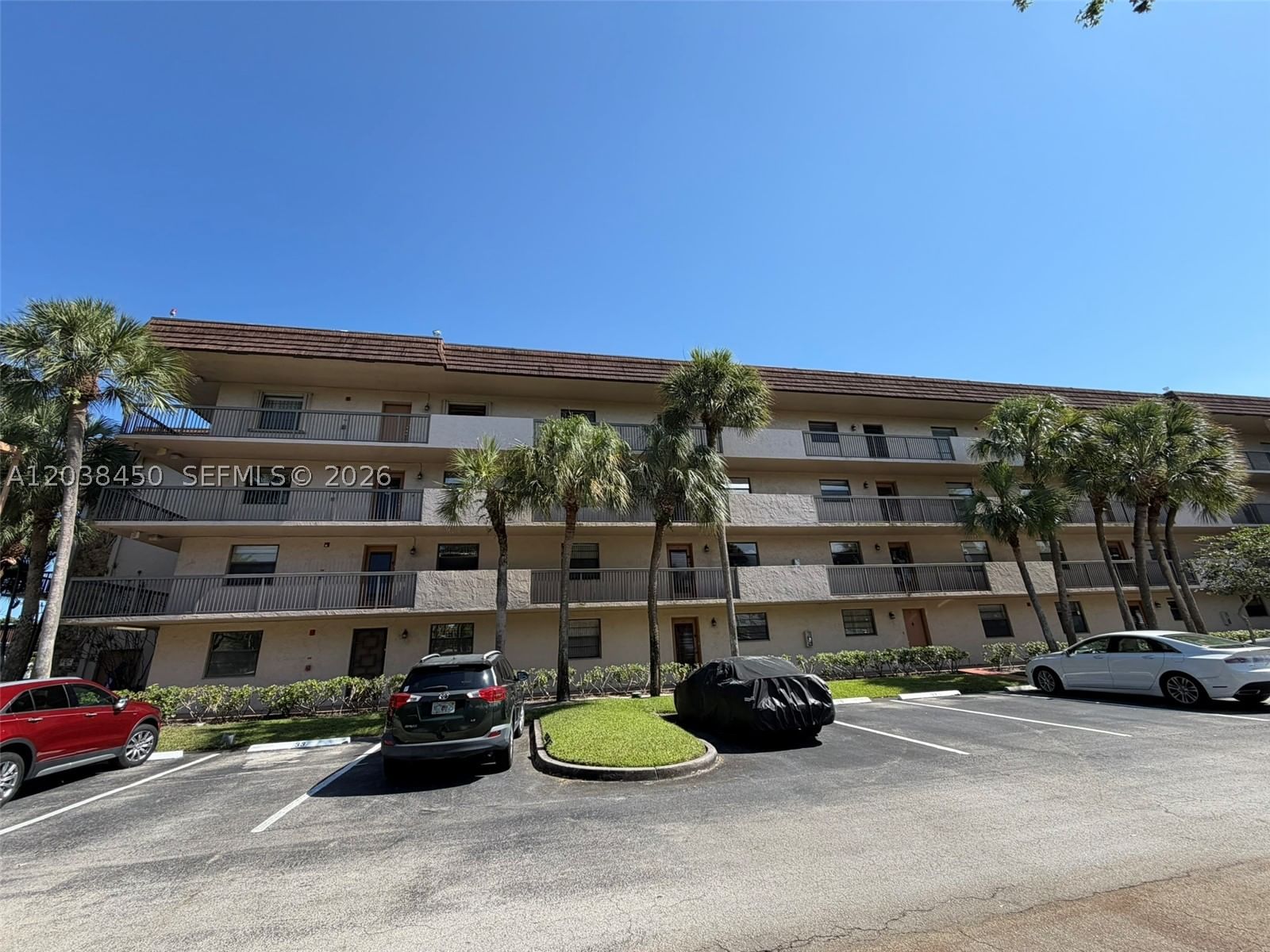 Real estate property located at 4960 Sabal Palm Blvd #308, Broward, Lakes Of Carriage Hills, Tamarac, FL