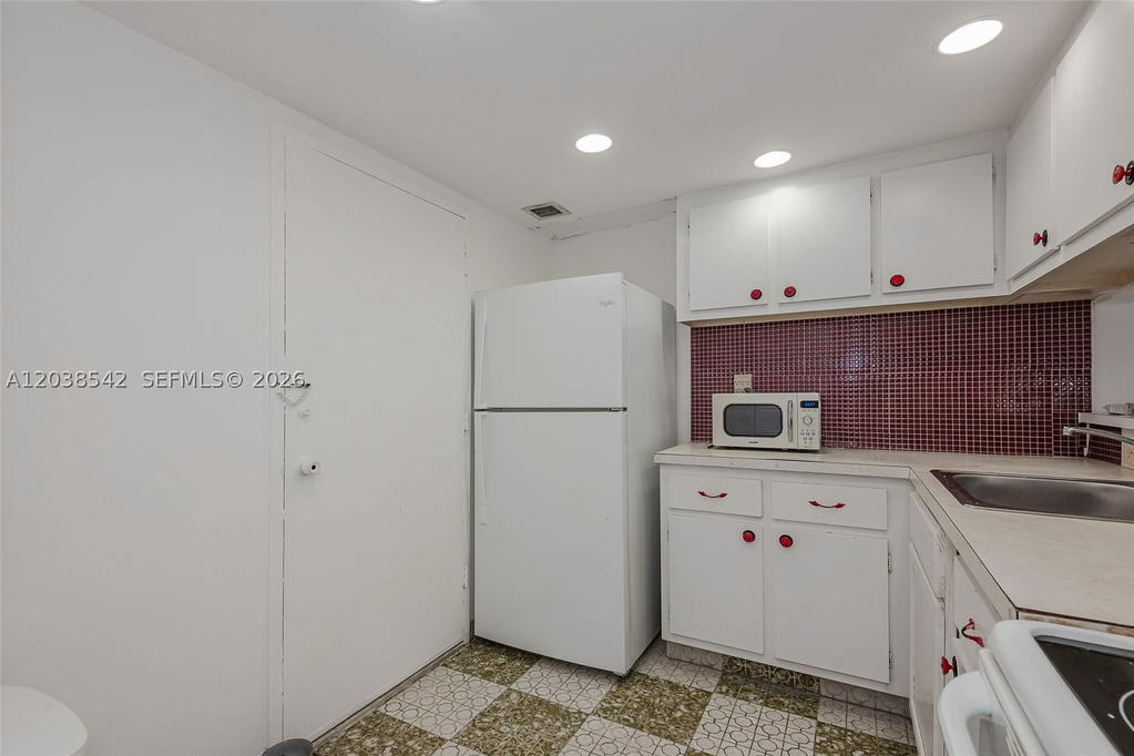 Real estate property located at 401 Ocean Dr #810, Miami-dade, The Presidential Condo, Miami Beach, FL