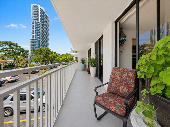 Real estate property located at 210 174th St M18, Miami-dade, Winston Towers 600 Condo, Sunny Isles Beach, FL