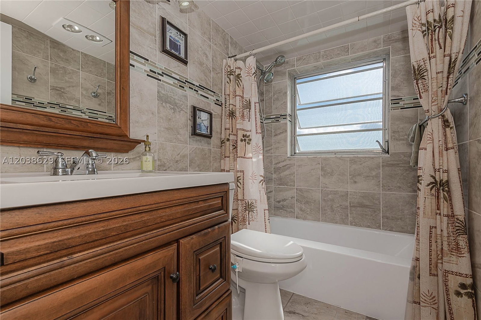 Real estate property located at 4800 Hillcrest Ln #501, Broward, Hillcrest Country Club Ap, Hollywood, FL