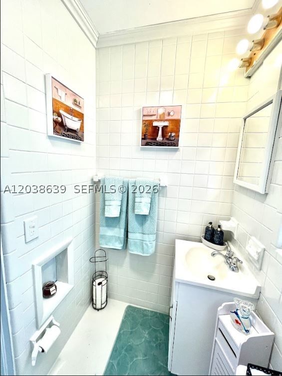 Real estate property located at 1218 24th Ave, Broward, Hollywood Terrace Amen Pl, Hollywood, FL