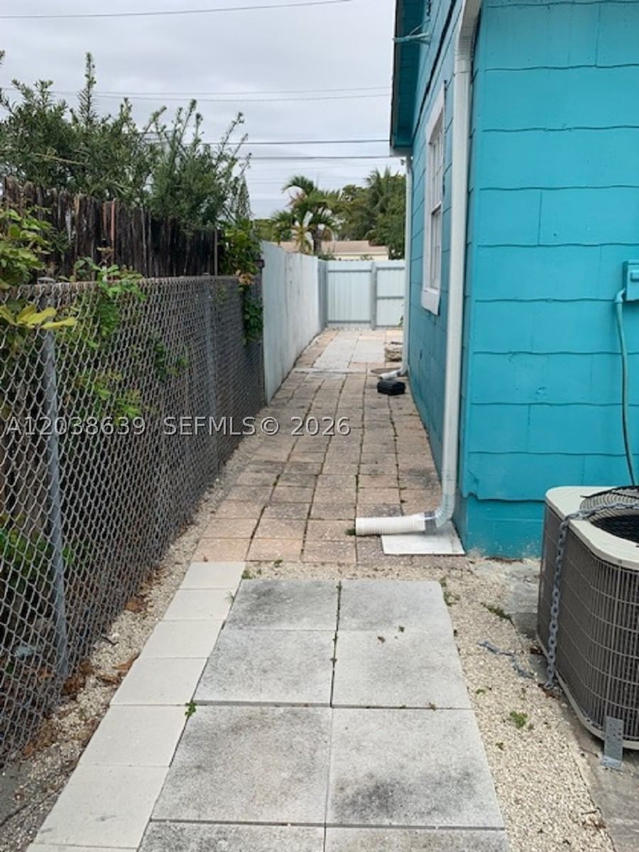 Real estate property located at 1218 24th Ave, Broward, Hollywood Terrace Amen Pl, Hollywood, FL