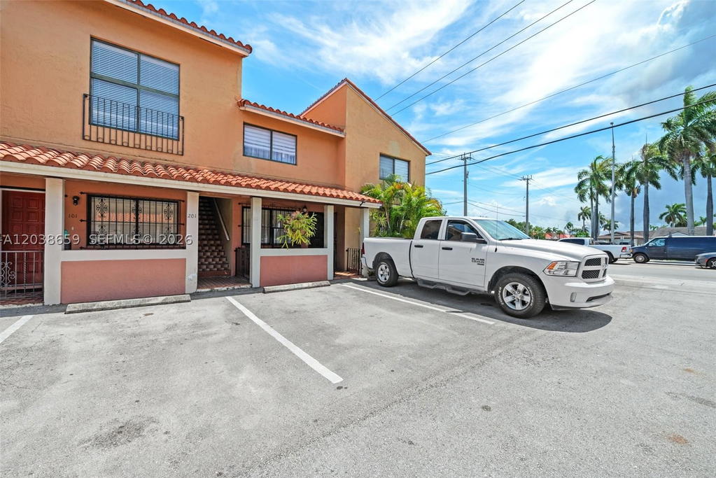 Real estate property located at 2770 60th Pl #202, Miami-dade, Residencial El Prado Cond, Hialeah, FL