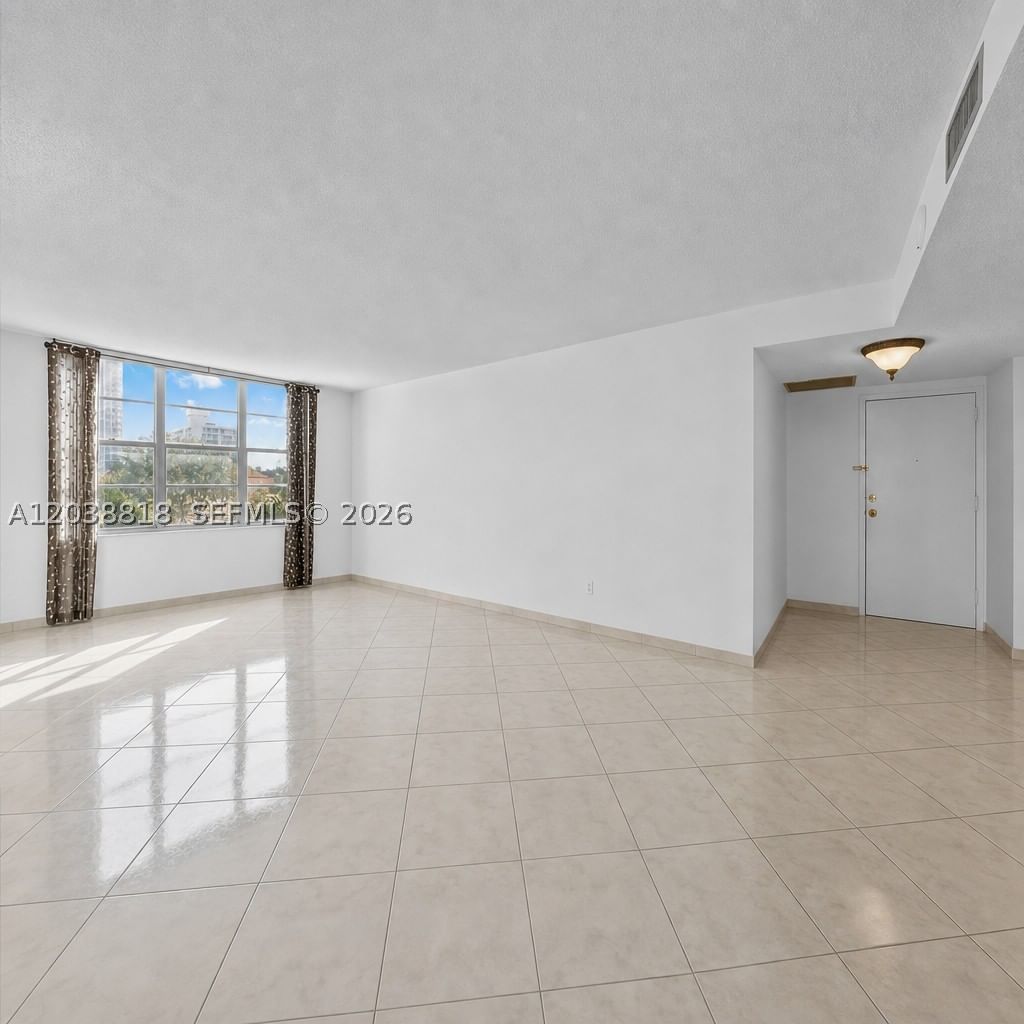 Real estate property located at 230 174th St #404, Miami-dade, Winston Tower 300 Condo, Sunny Isles Beach, FL