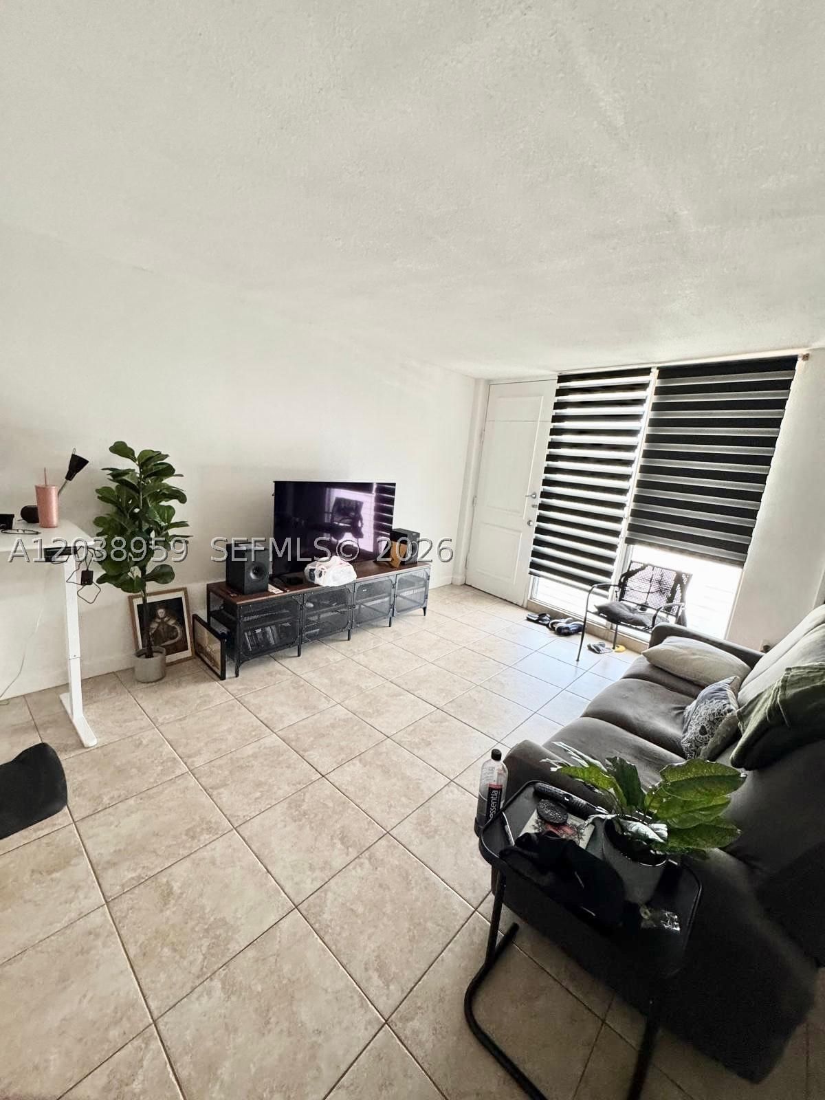 Real estate property located at 1100 Alton Rd #5D, Miami-dade, 1100 Alton Road Condo Apt, Miami Beach, FL