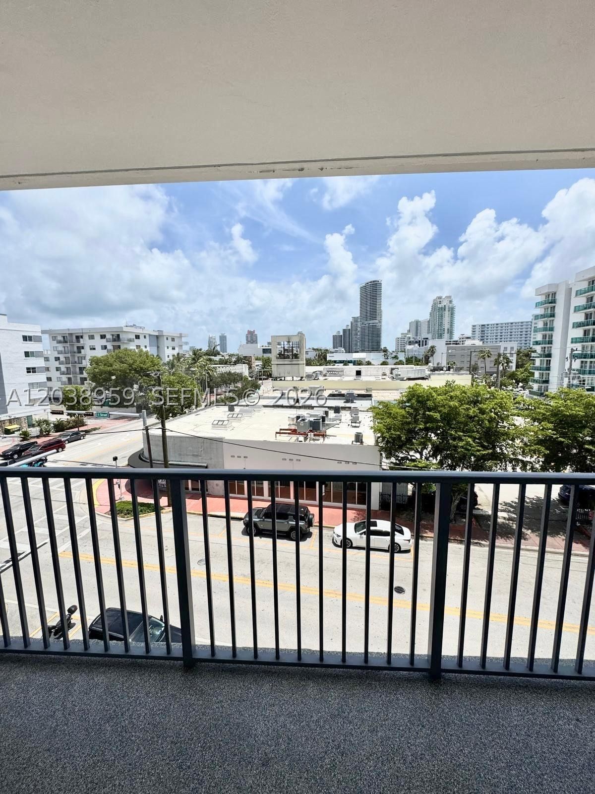 Real estate property located at 1100 Alton Rd #5D, Miami-dade, 1100 Alton Road Condo Apt, Miami Beach, FL