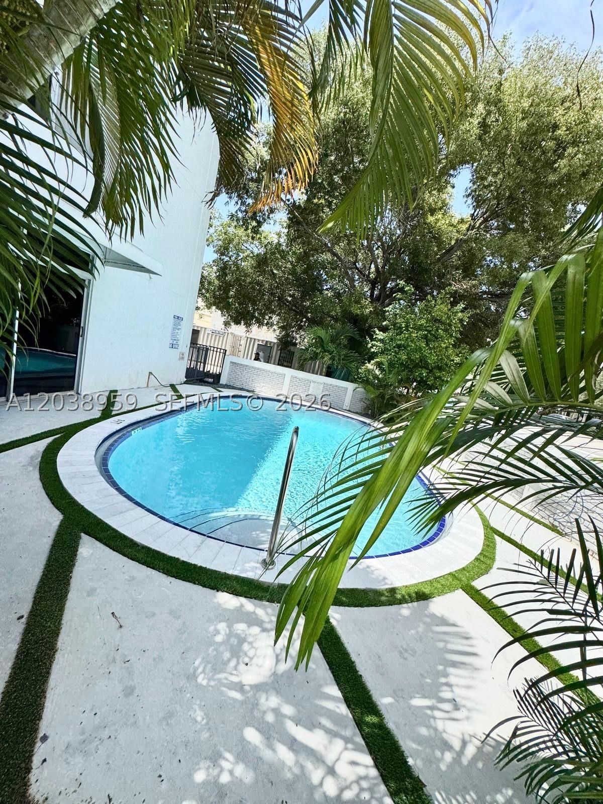 Real estate property located at 1100 Alton Rd #5D, Miami-dade, 1100 Alton Road Condo Apt, Miami Beach, FL