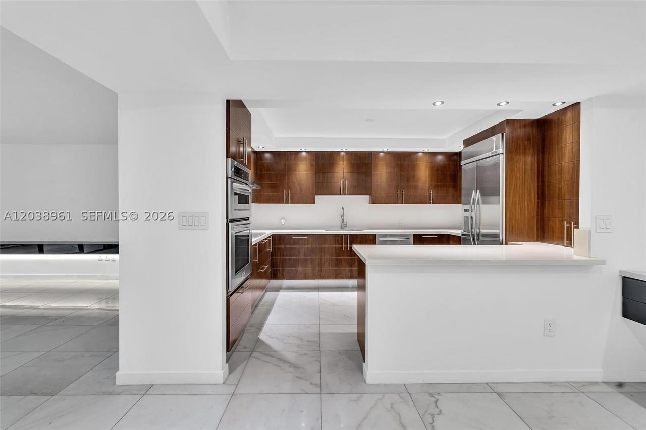 Real estate property located at 2 Grove Isle Dr B205, Miami-dade, Grove Isle Condo, Miami, FL