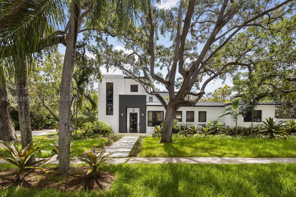 Real estate property located at 3303 Halissee St, Miami-dade, Natoma Manors, Coconut Grove, FL
