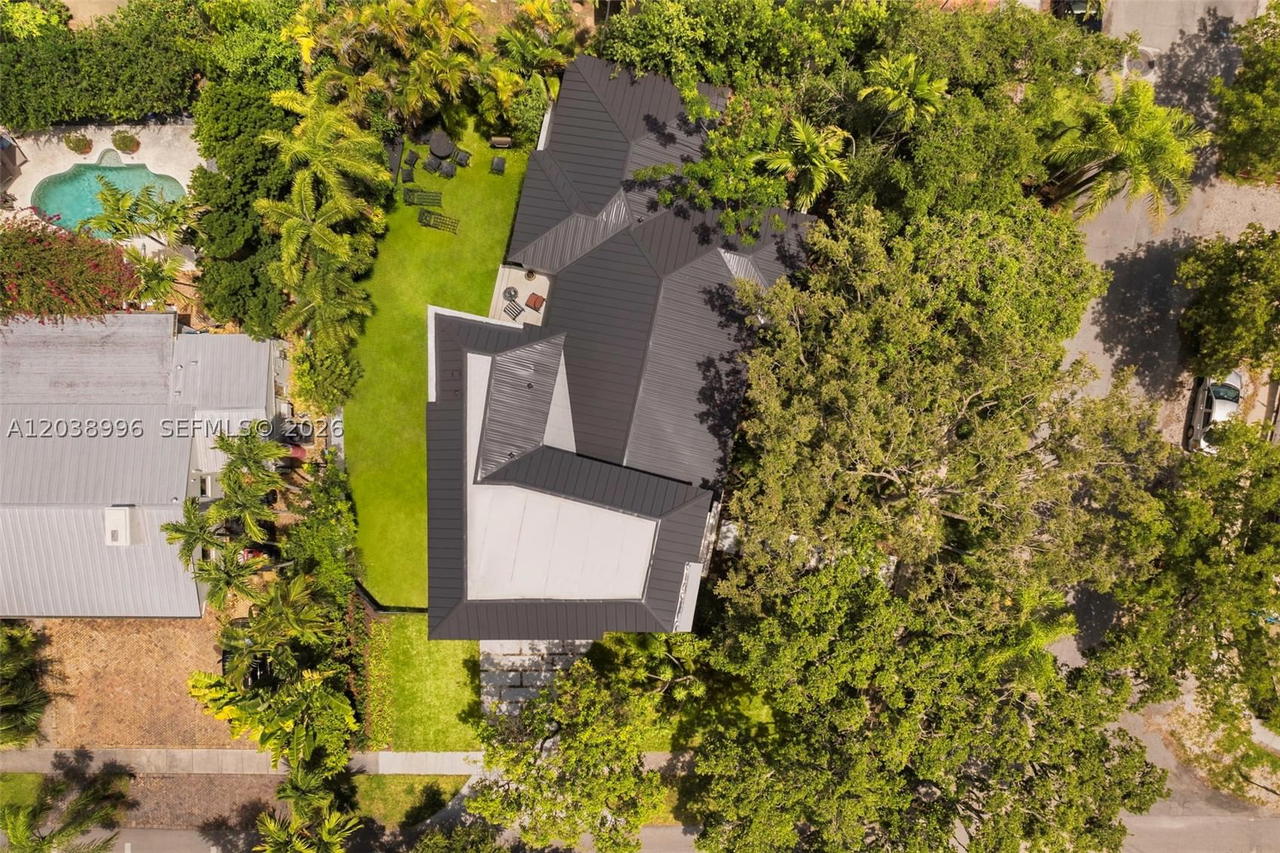 Real estate property located at 3303 Halissee St, Miami-dade, Natoma Manors, Coconut Grove, FL
