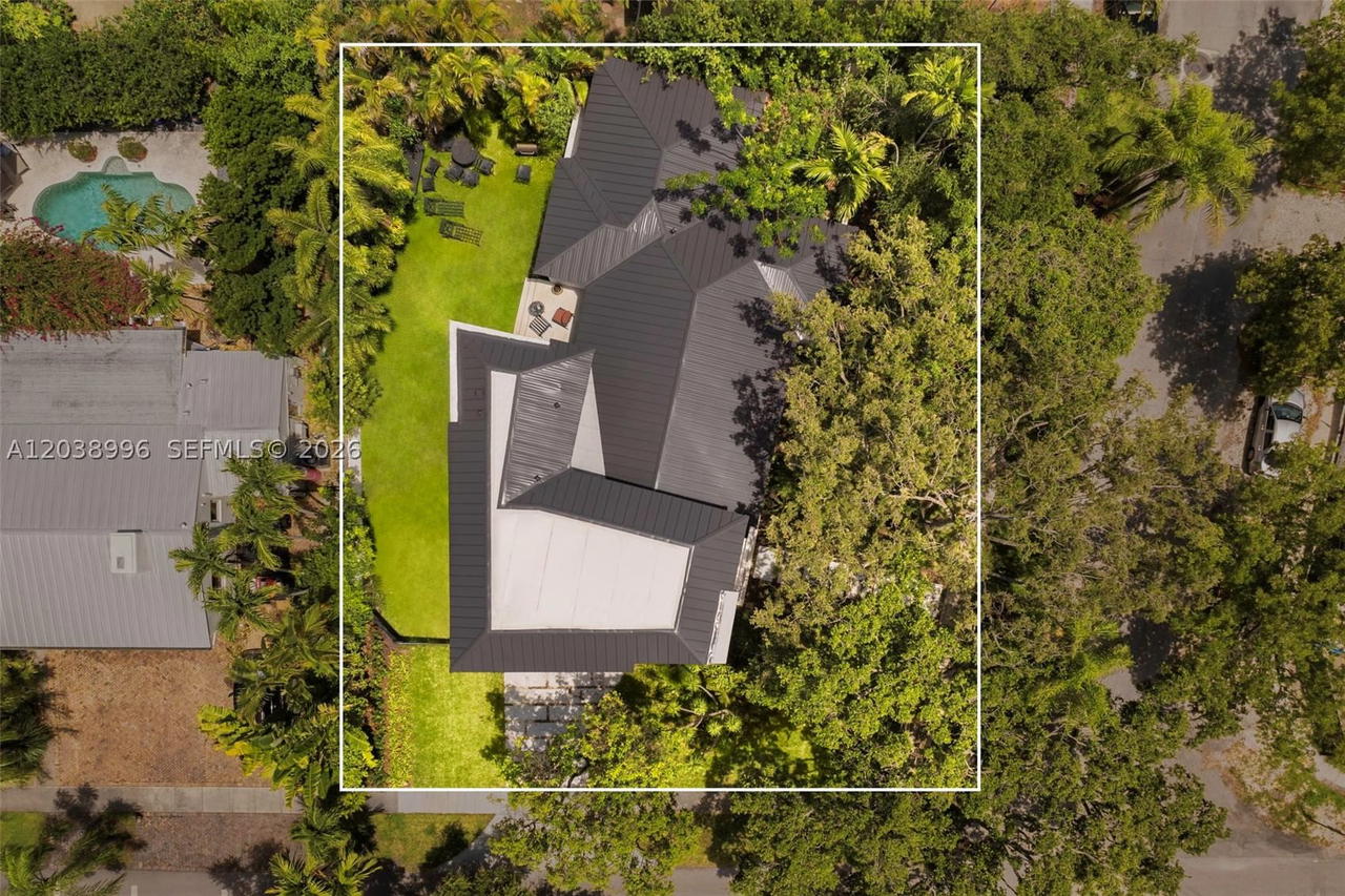 Real estate property located at 3303 Halissee St, Miami-dade, Natoma Manors, Coconut Grove, FL