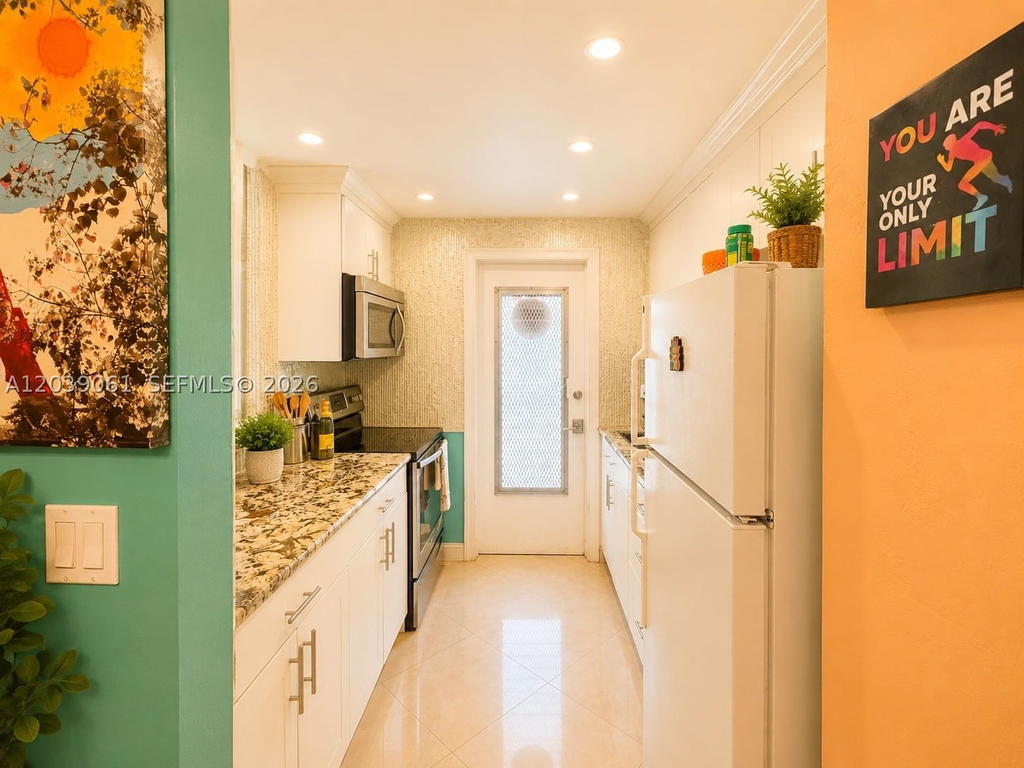 Real estate property located at 1725 James Ave #12A, Miami-dade, Lee Manor Condo, Miami Beach, FL