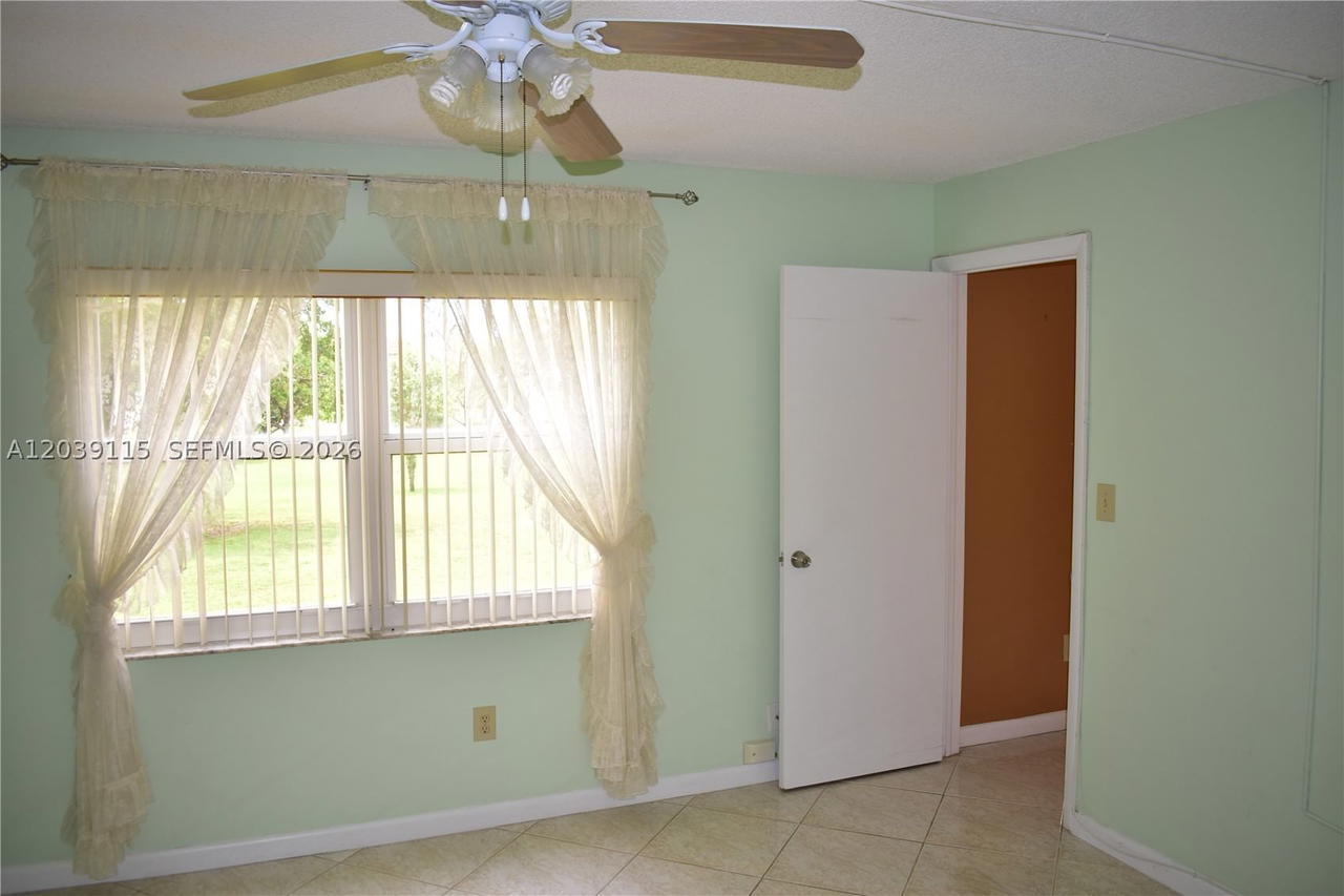 Real estate property located at 9300 Sunrise Lakes Blvd #208, Broward, Sunrise Lakes 93 Condo, Sunrise, FL