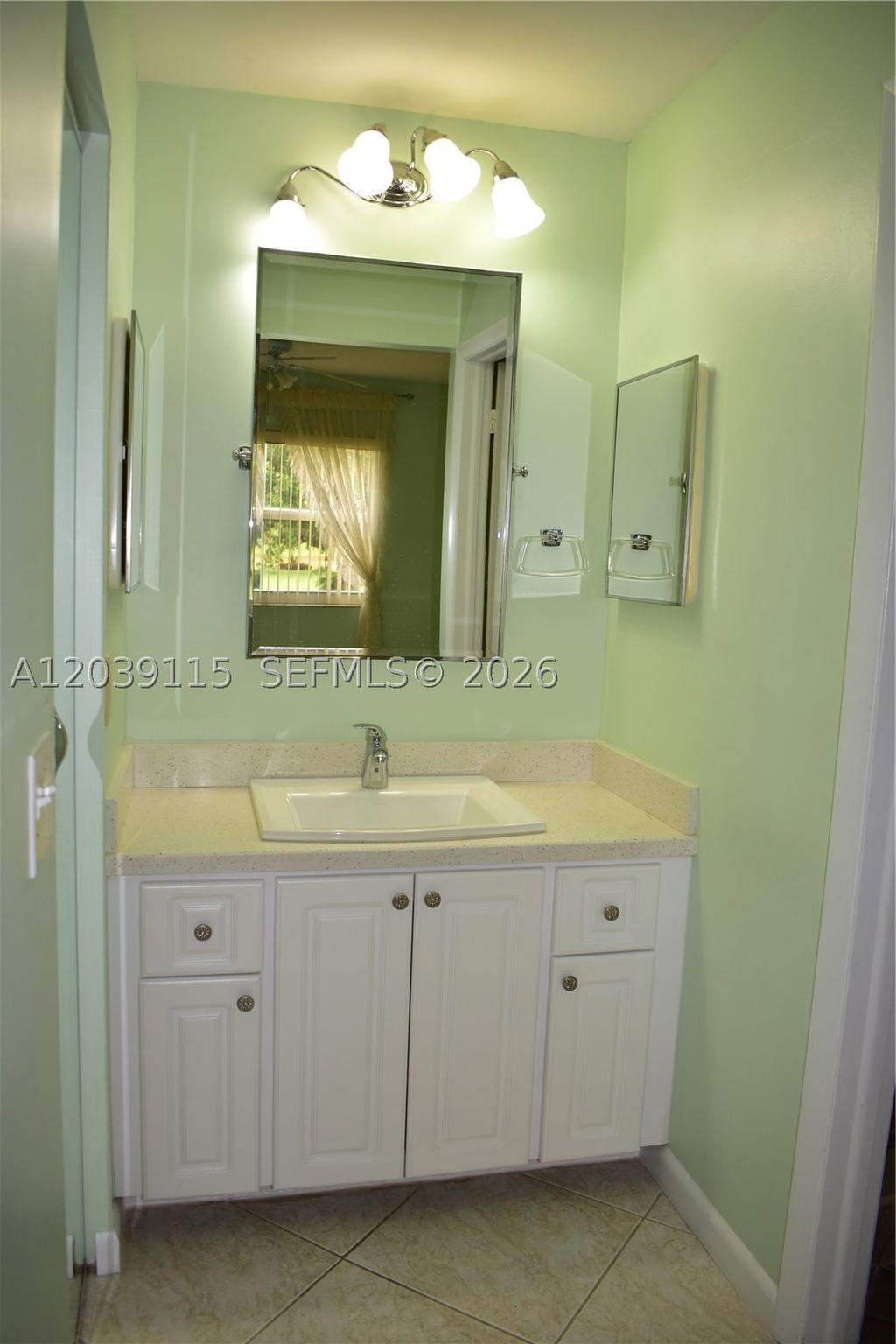 Real estate property located at 9300 Sunrise Lakes Blvd #208, Broward, Sunrise Lakes 93 Condo, Sunrise, FL