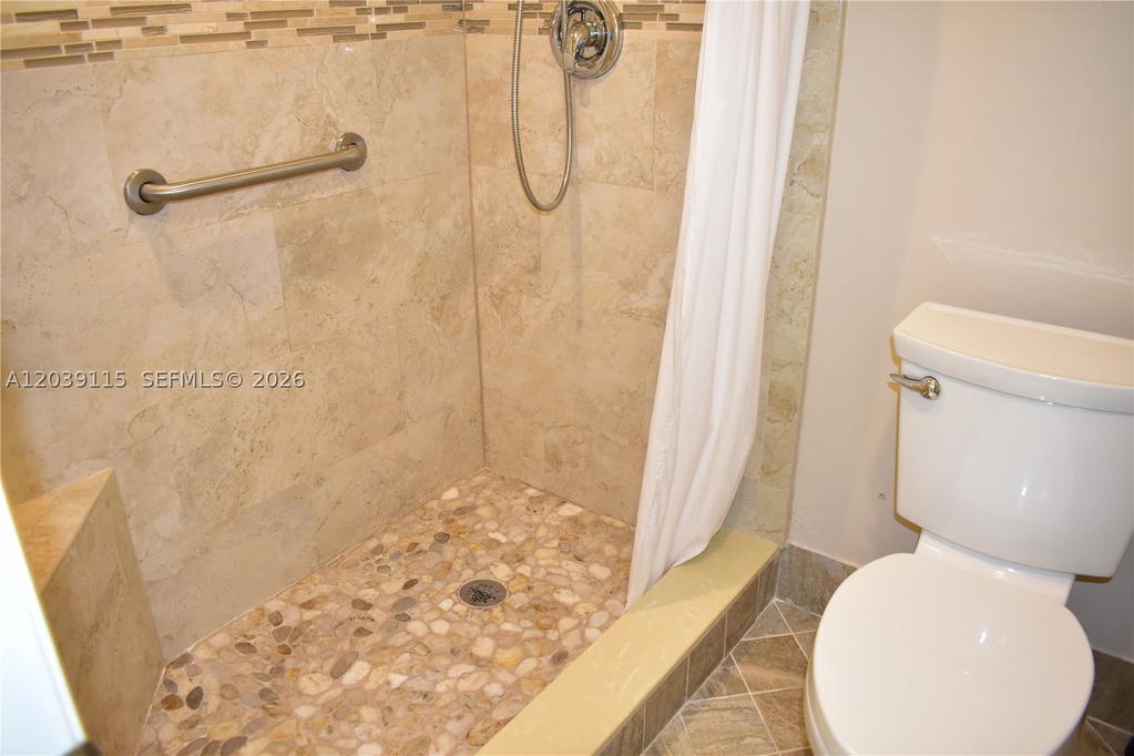 Real estate property located at 9300 Sunrise Lakes Blvd #208, Broward, Sunrise Lakes 93 Condo, Sunrise, FL