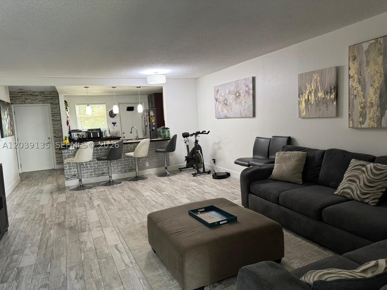Real estate property located at 900 12th Ave #302, Broward, Meadowbrook Condo Apts Bl, Hallandale Beach, FL