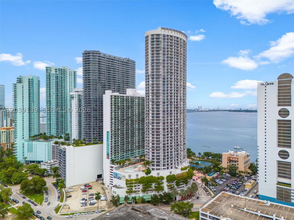 Real estate property located at 1750 Bayshore Dr #4811, Miami-dade, Opera Tower Condo, Miami, FL