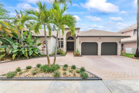 Real estate property located at 1522 182nd Way, Broward, Malibu Pointe, Pembroke Pines, FL