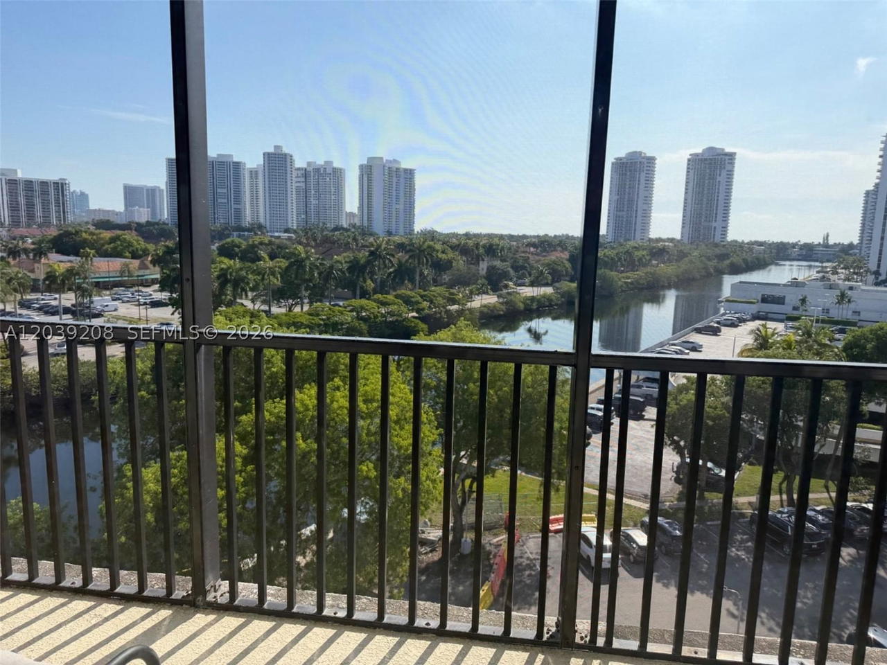 Real estate property located at 3475 Country Club Dr #816, Miami-dade, Ensenada Condo Bldg E-ii, Aventura, FL