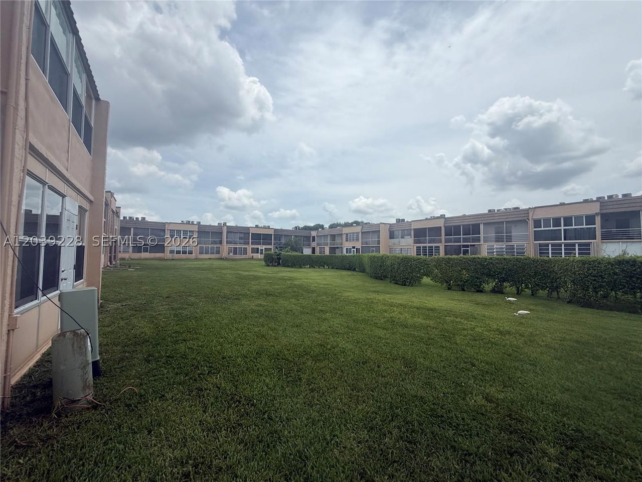 Real estate property located at 9081 Sunrise Lakes Blvd #108, Broward, Sunrise Lakes 111 Condo, Sunrise, FL