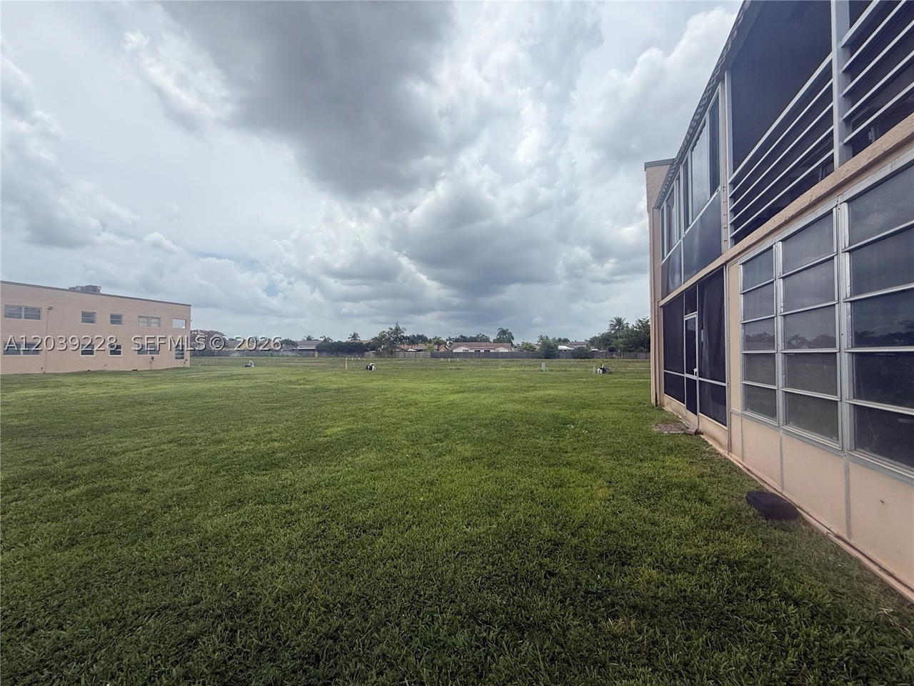 Real estate property located at 9081 Sunrise Lakes Blvd #108, Broward, Sunrise Lakes 111 Condo, Sunrise, FL