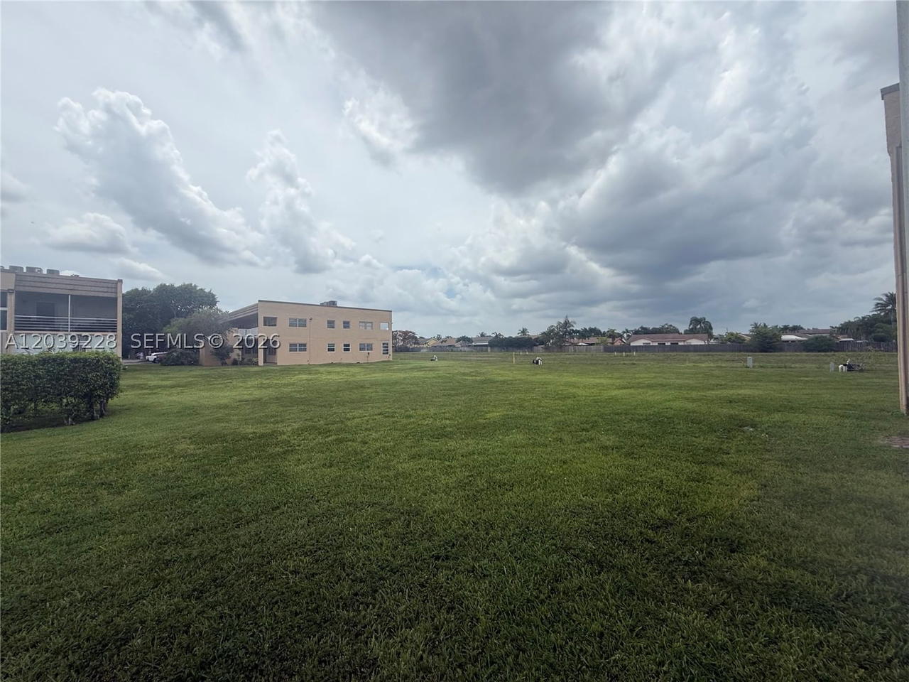 Real estate property located at 9081 Sunrise Lakes Blvd #108, Broward, Sunrise Lakes 111 Condo, Sunrise, FL