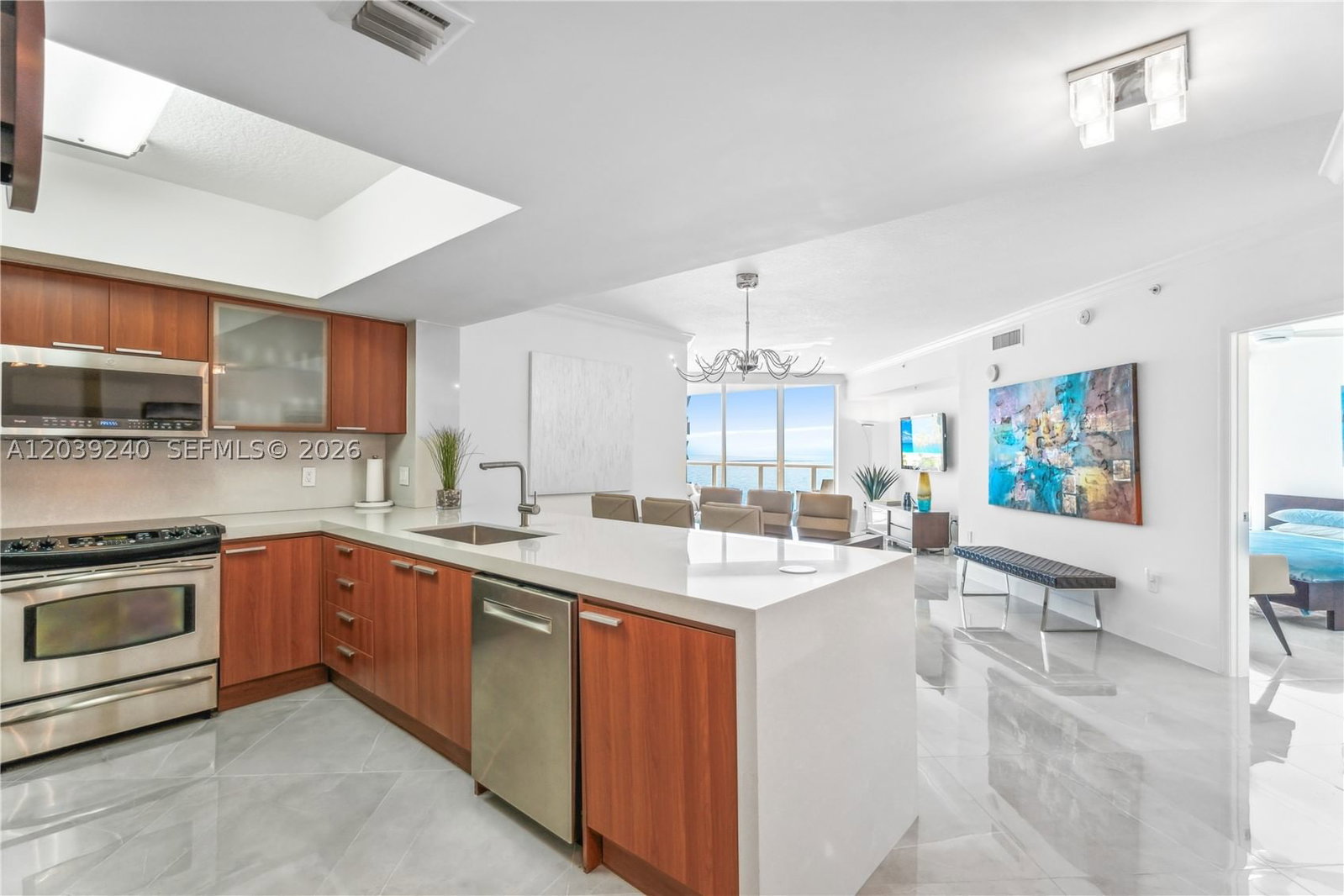 Real estate property located at 16699 Collins Ave+ONE SELF PARKING #4110, Miami-dade, La Perla Condo, Sunny Isles Beach, FL