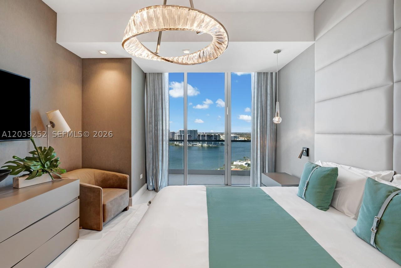 Real estate property located at 18501 Collins Ave #2304, Miami-dade, Turnberry Ocean Club, Sunny Isles Beach, FL