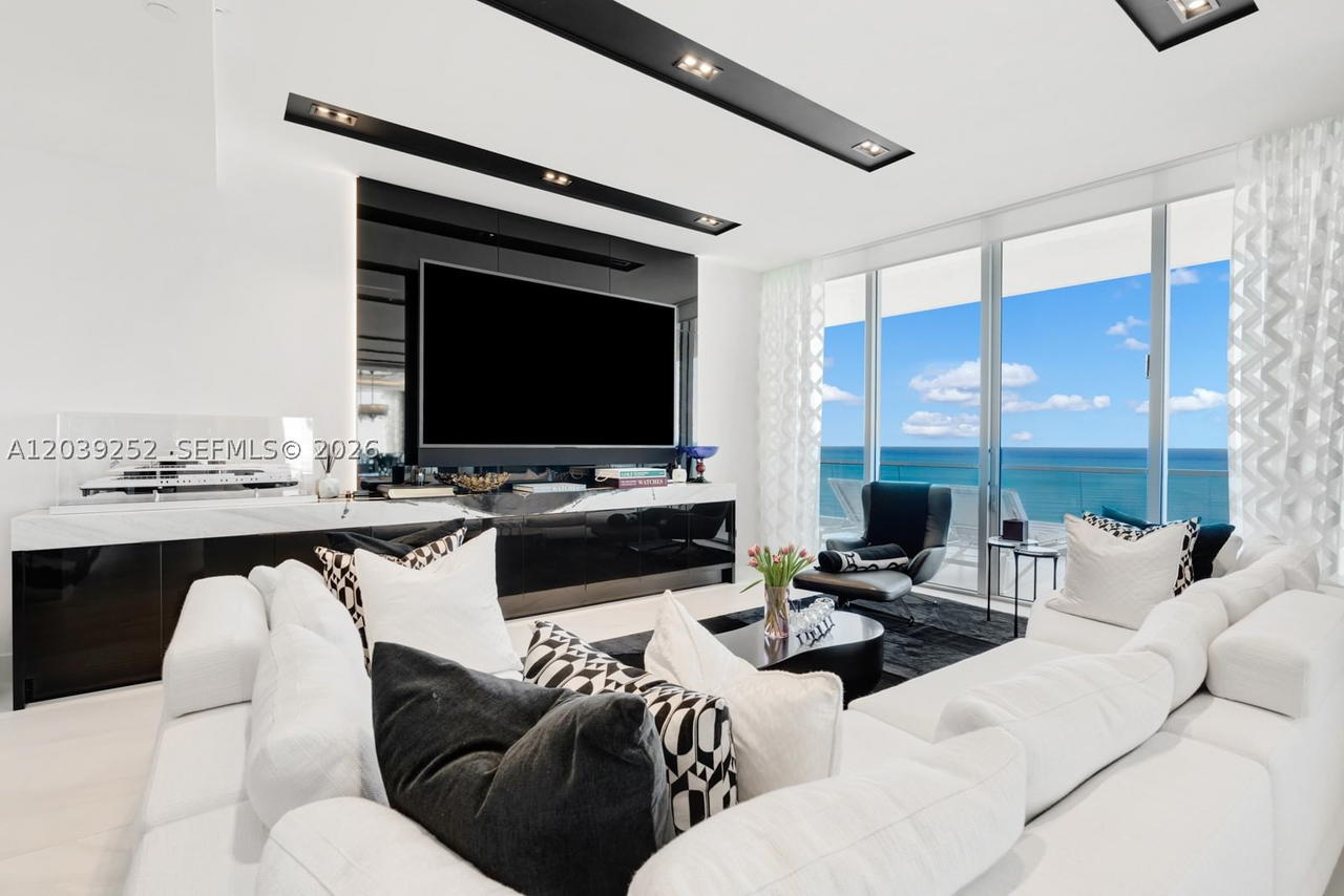 Real estate property located at 18501 Collins Ave #2304, Miami-dade, Turnberry Ocean Club, Sunny Isles Beach, FL