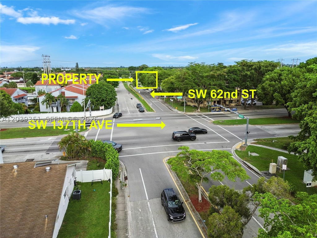 Real estate property located at 13522 62nd St H-W, Miami-dade, Arborgate Kendall Lk E Co, Miami, FL