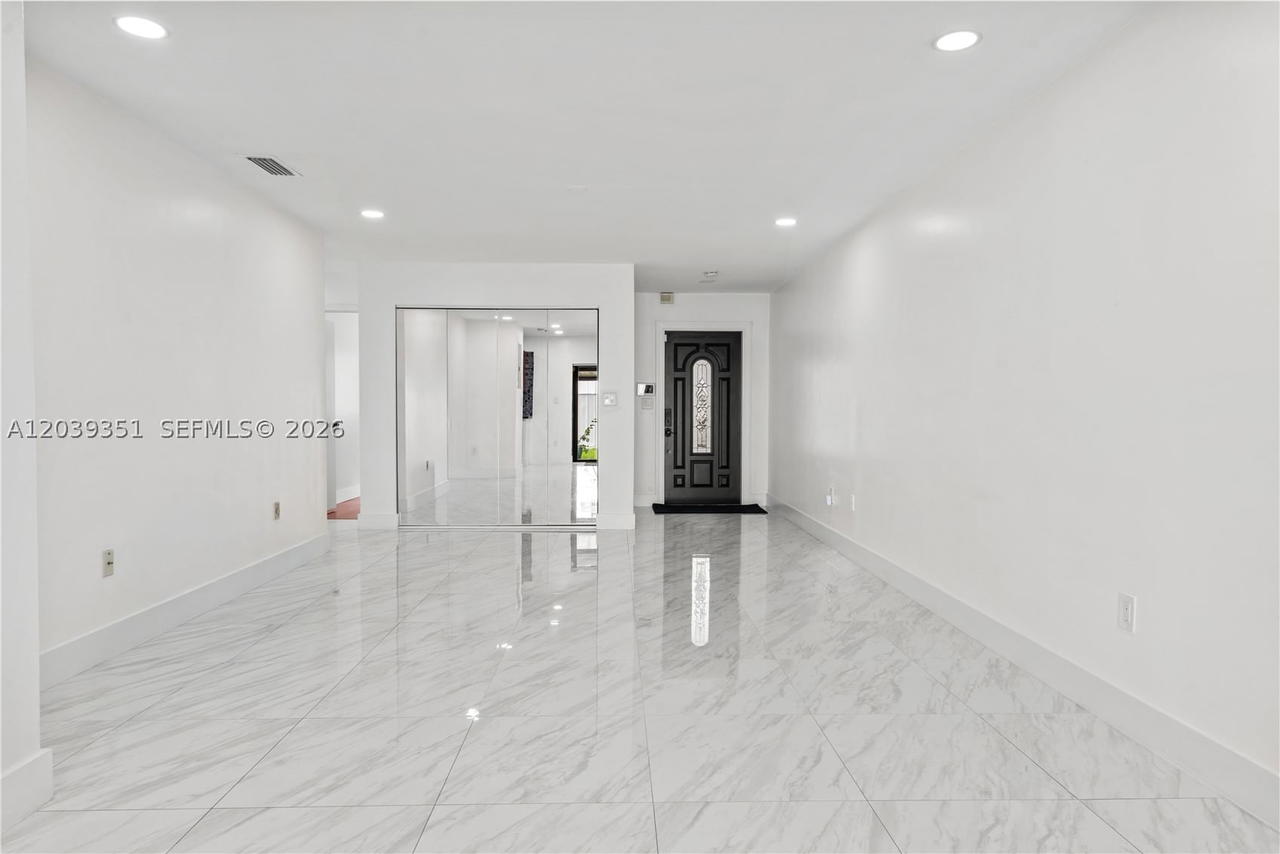 Real estate property located at 13522 62nd St H-W, Miami-dade, Arborgate Kendall Lk E Co, Miami, FL