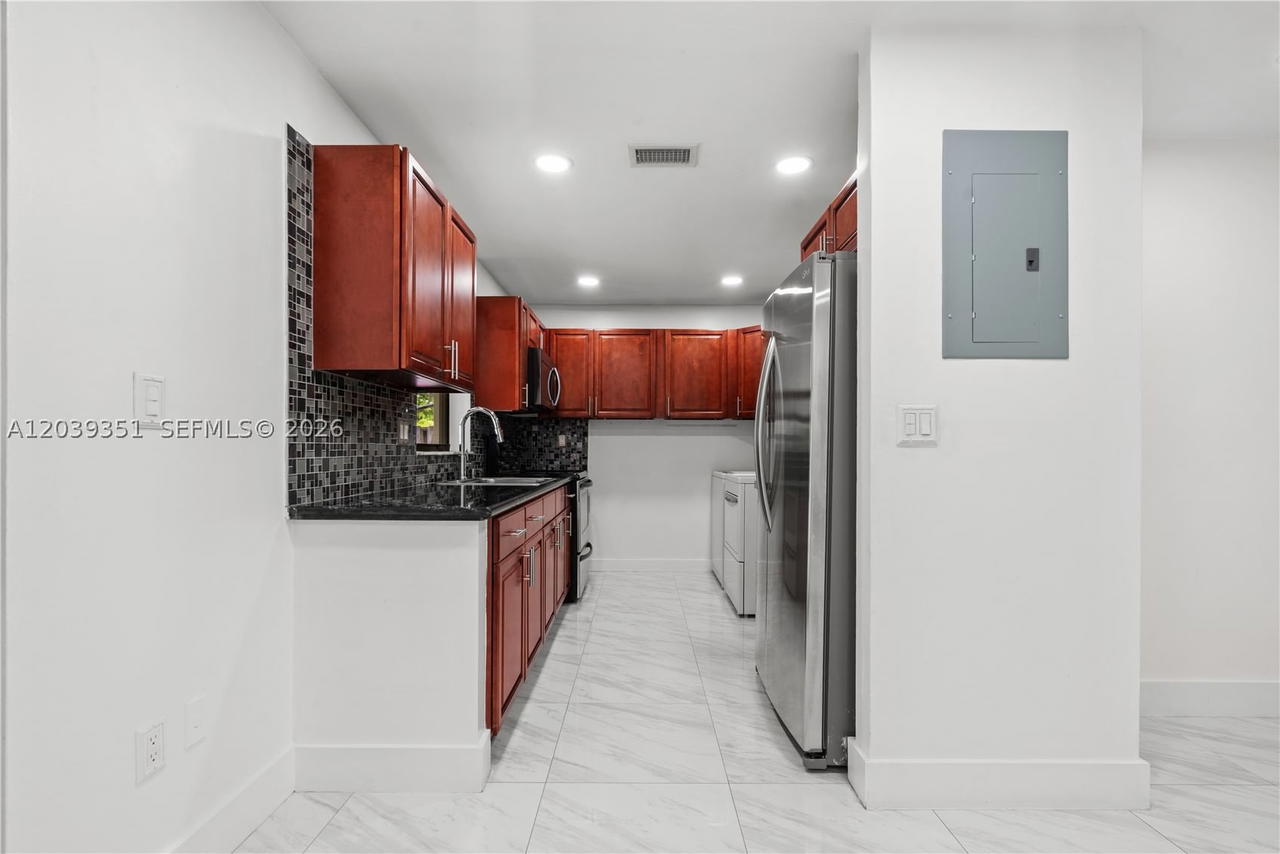 Real estate property located at 13522 62nd St H-W, Miami-dade, Arborgate Kendall Lk E Co, Miami, FL