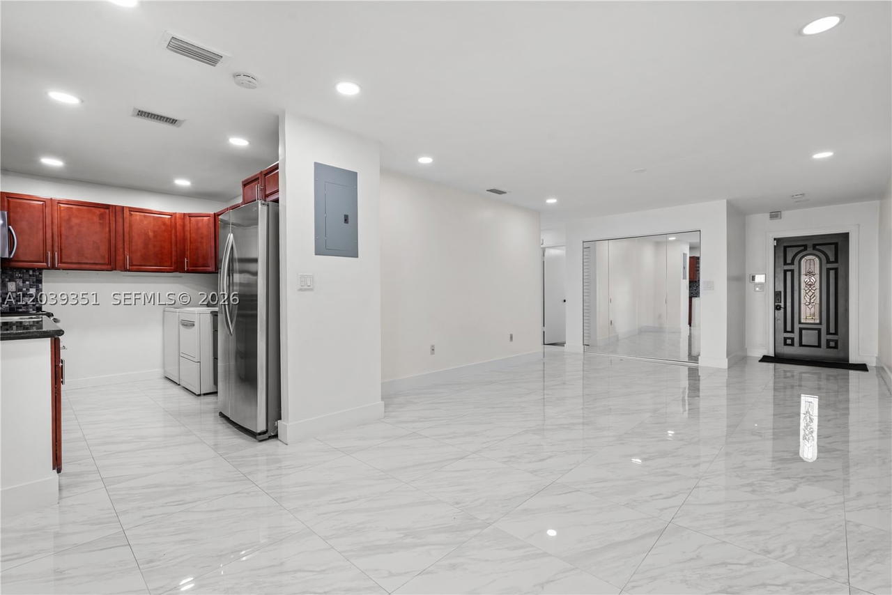 Real estate property located at 13522 62nd St H-W, Miami-dade, Arborgate Kendall Lk E Co, Miami, FL