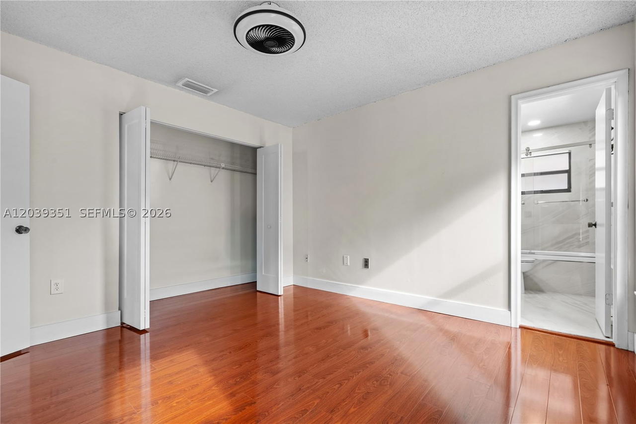 Real estate property located at 13522 62nd St H-W, Miami-dade, Arborgate Kendall Lk E Co, Miami, FL