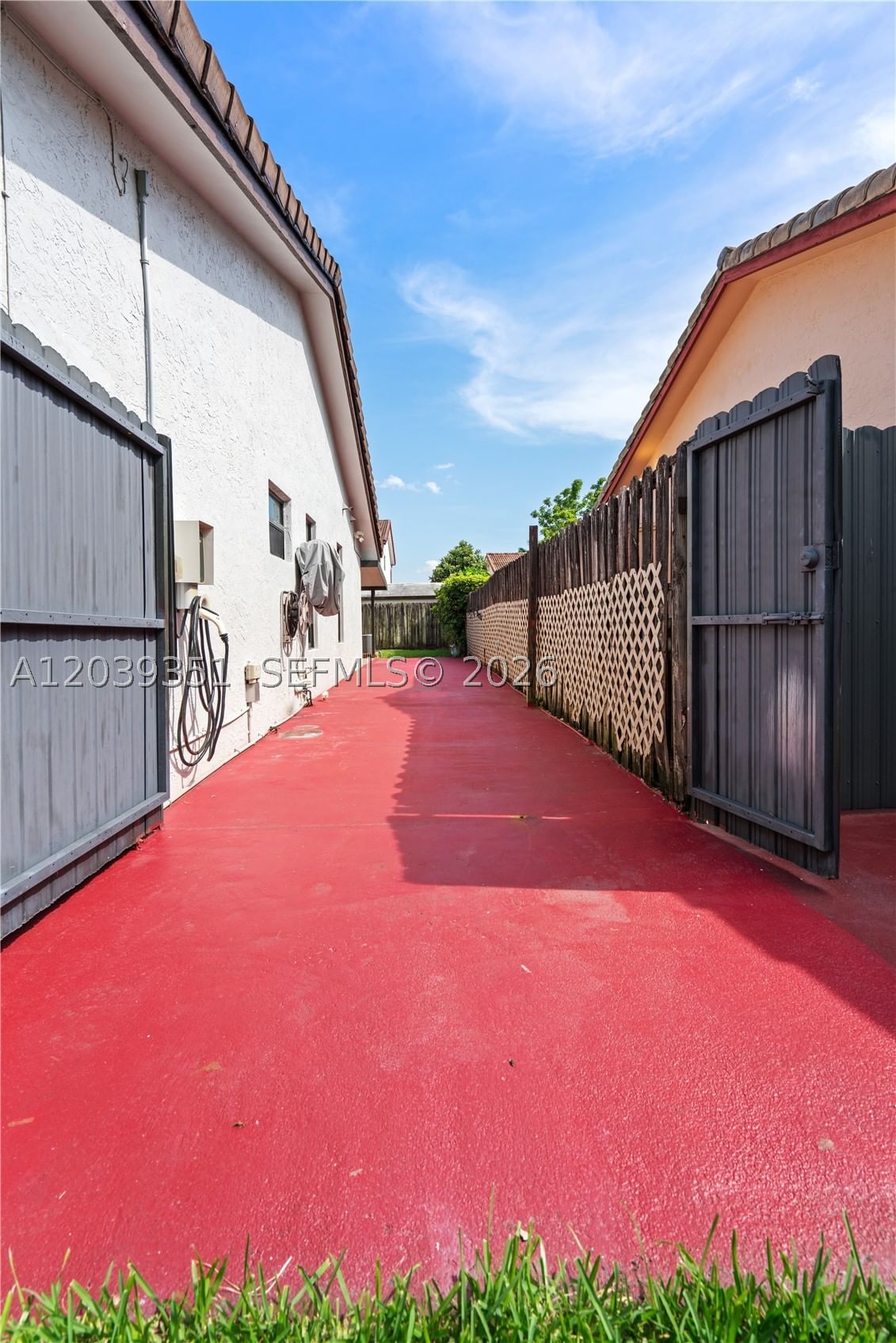 Real estate property located at 13522 62nd St H-W, Miami-dade, Arborgate Kendall Lk E Co, Miami, FL