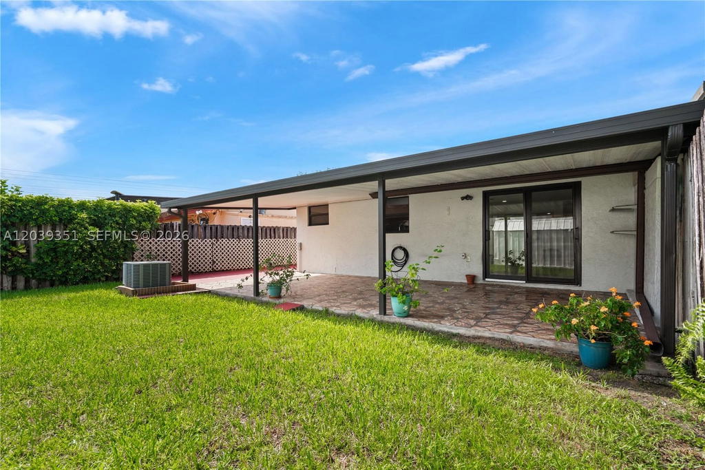 Real estate property located at 13522 62nd St H-W, Miami-dade, Arborgate Kendall Lk E Co, Miami, FL