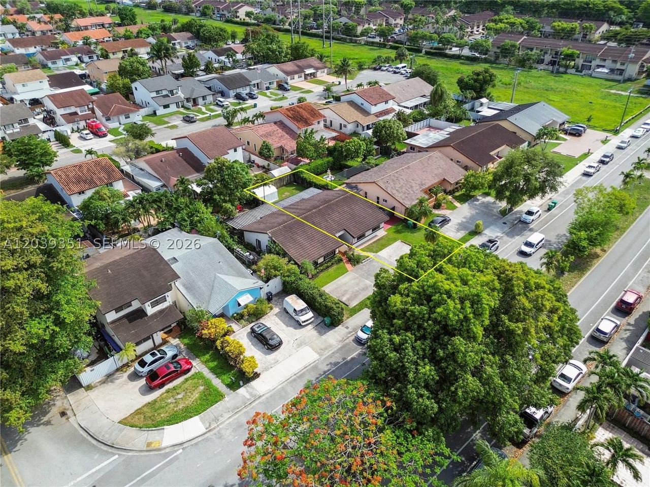 Real estate property located at 13522 62nd St H-W, Miami-dade, Arborgate Kendall Lk E Co, Miami, FL