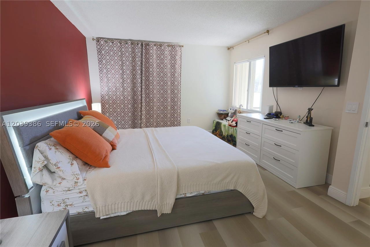 Real estate property located at 12750 15th St #106D, Broward, Garfield At Century Villa, Pembroke Pines, FL