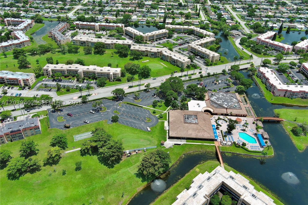 Real estate property located at 9281 Sunrise Lakes Blvd #308, Broward, Sunrise Lakes 96 Condo, Sunrise, FL